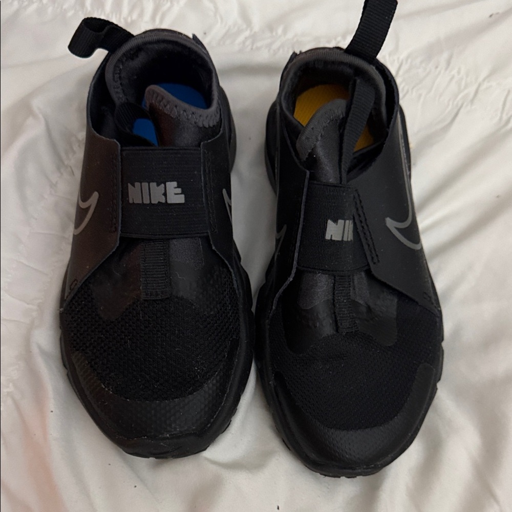 Nike Black Slip-On Kids Sneakers with Subtle Reflective Swoosh